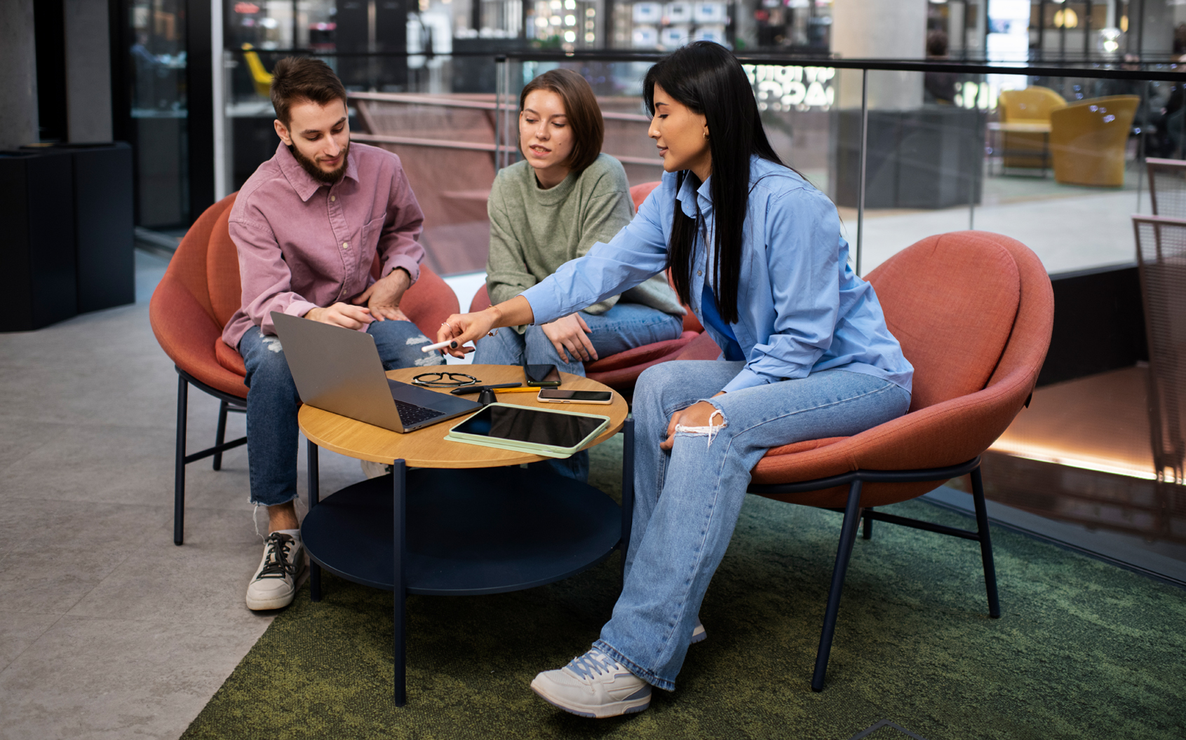 Creating a Collaborative Environment: Benefits of Networking in Co-Working Spaces